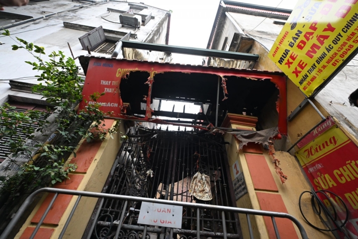 Hiện trường vụ cháy nhà trọ Trung Kính, 14 người chết